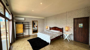 Hostal Pacific Flower